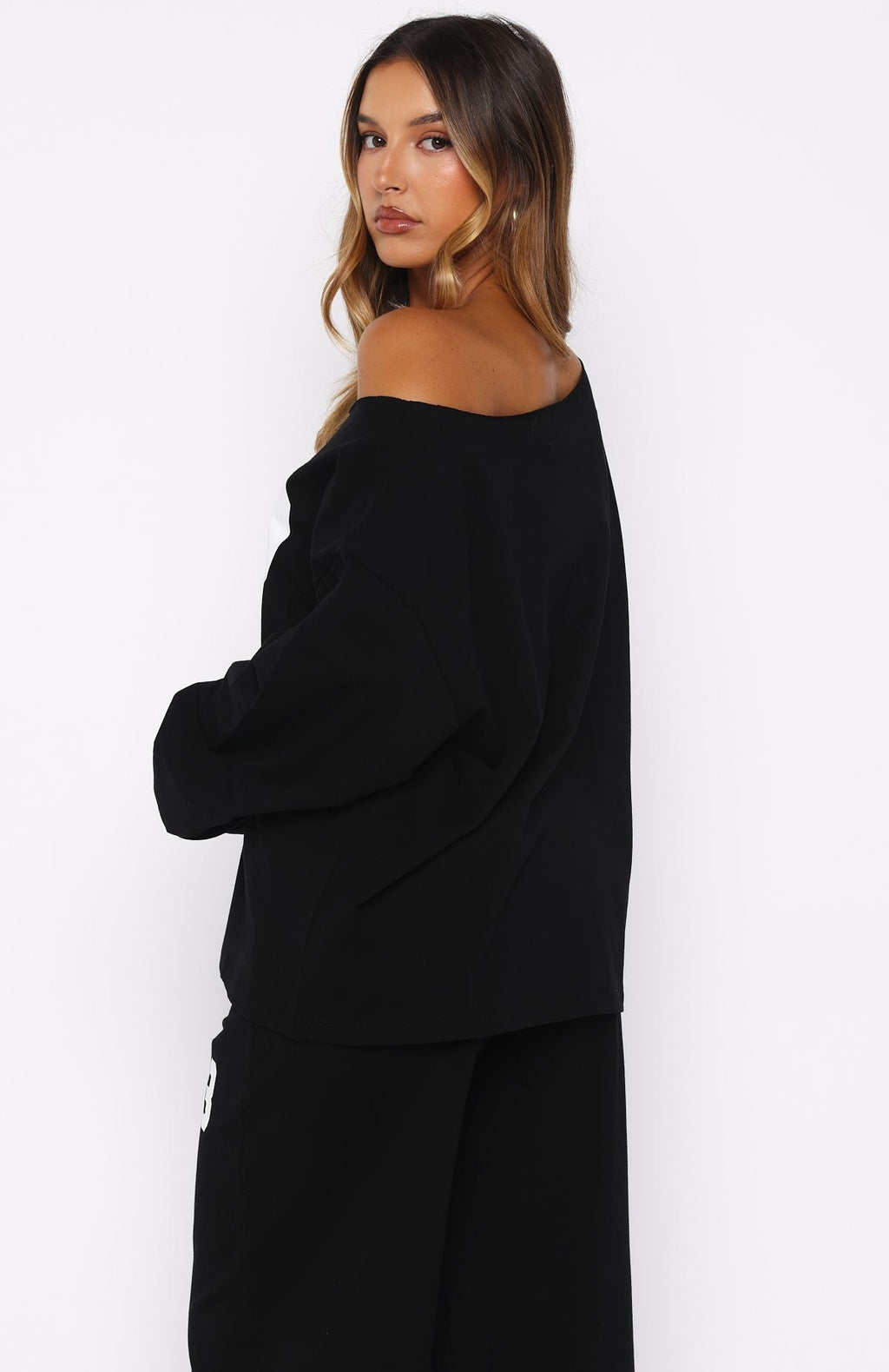 Only One Left Off Shoulder Oversized Long Sleeve Tee BlackS/M