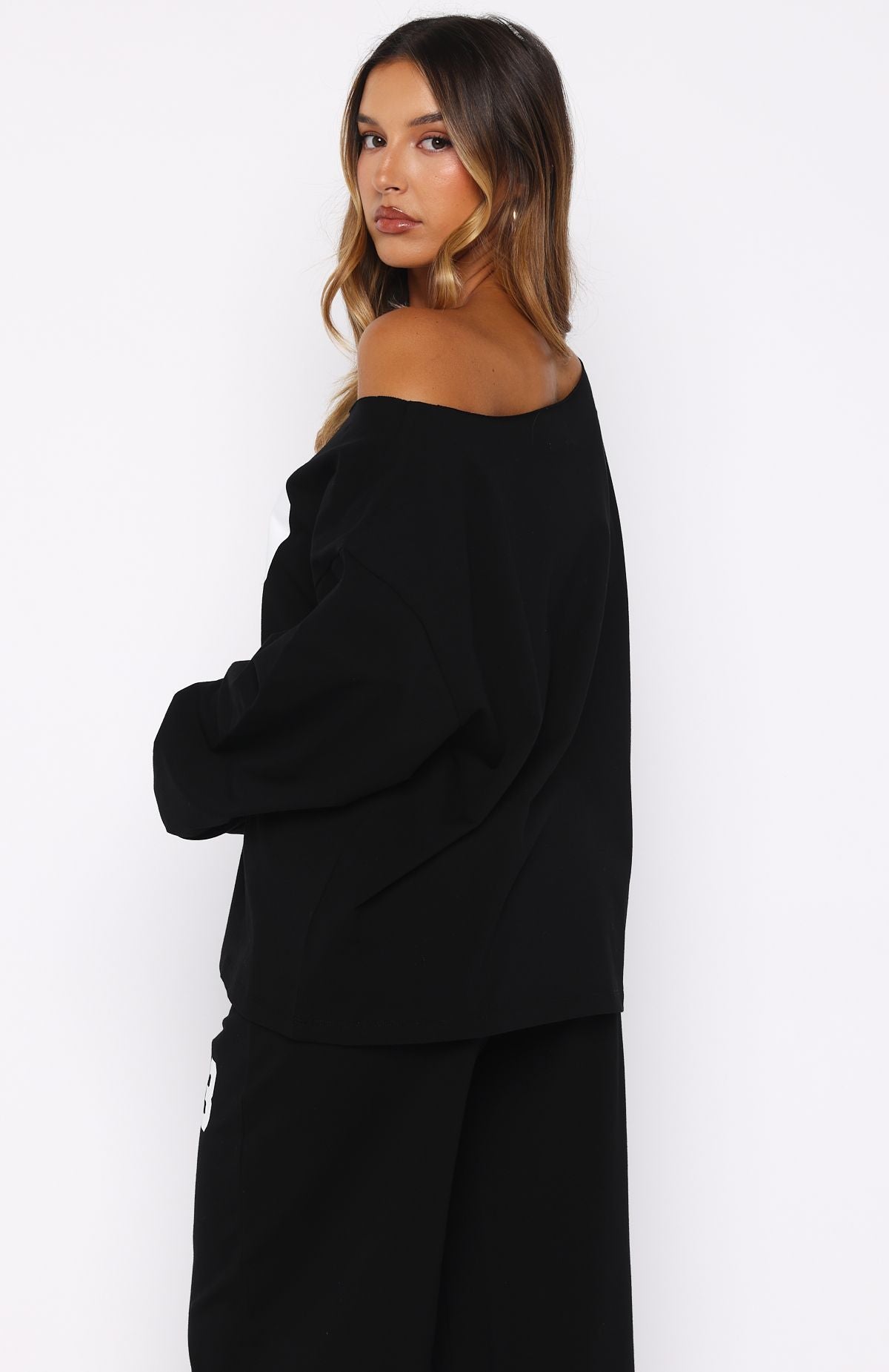 Only One Left Off Shoulder Oversized Long Sleeve Tee BlackS/M